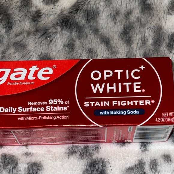 Colgate Optic White Toothpaste - Picture 3 of 8